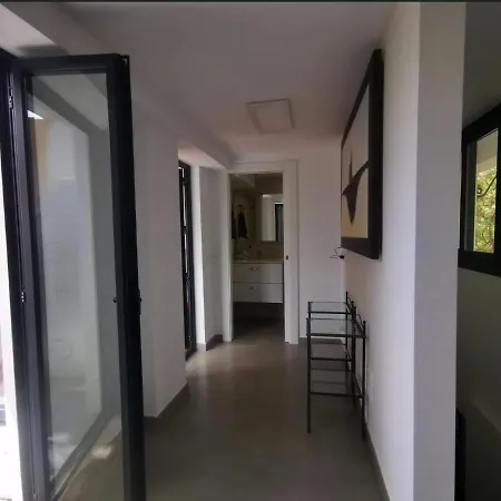 Town Apartment *
